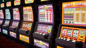 rrm98 Slots Provider ဂိမ်းများ မြန်မာ ကစားသမားများ ကစားနေသောပုံ